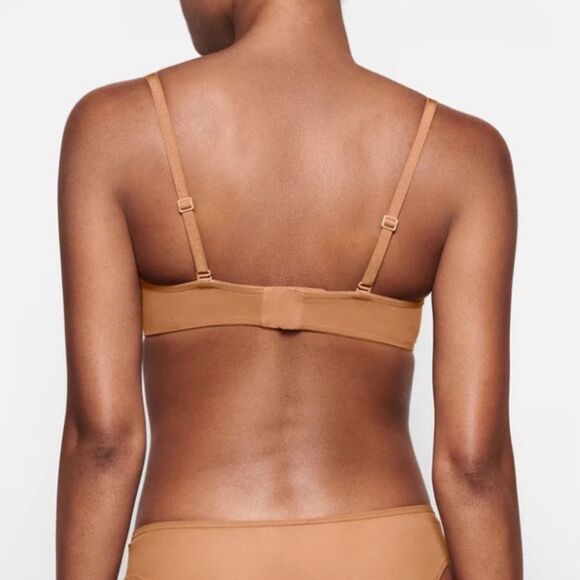 Skims Ultra Mesh Strapless Bra In Bronze 42DDDD - Picture 3 of 7